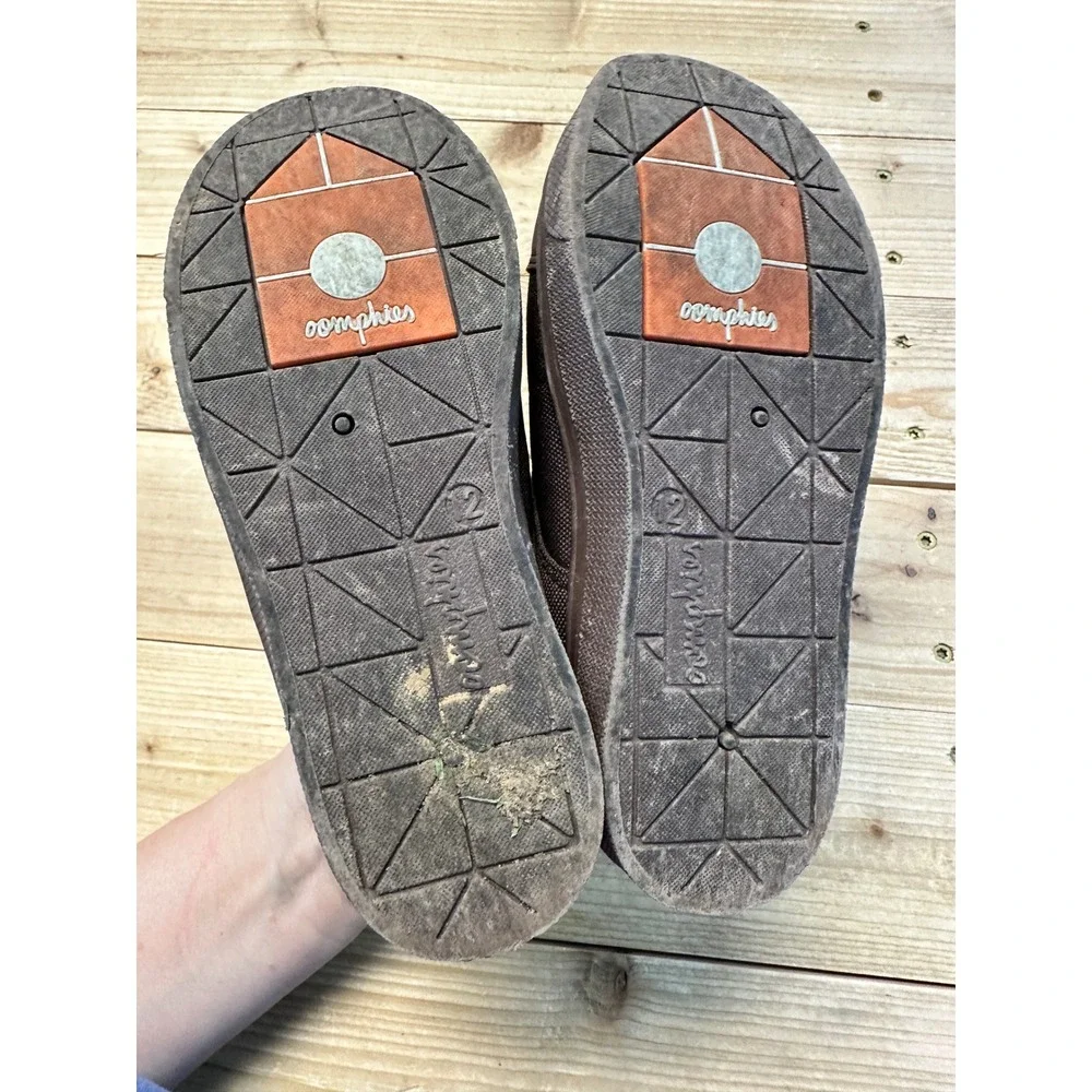 Oomphies Youth Boys Brown Canvas Lace Up Mid Top Sneakers‎ Size 12Y